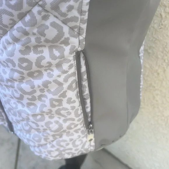XDS By Daily Sports Animal Print Golf Vest Women's Size M - Picture 4 of 10